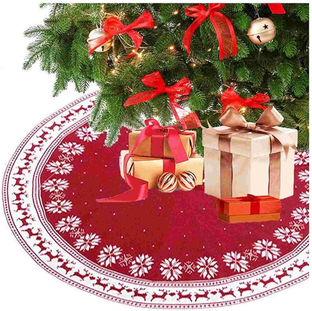 Beautiful Christmas Tree Skirt in Red